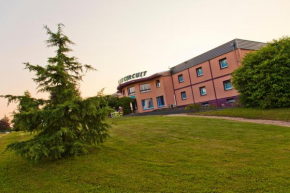 Hotels in Magny-Cours
